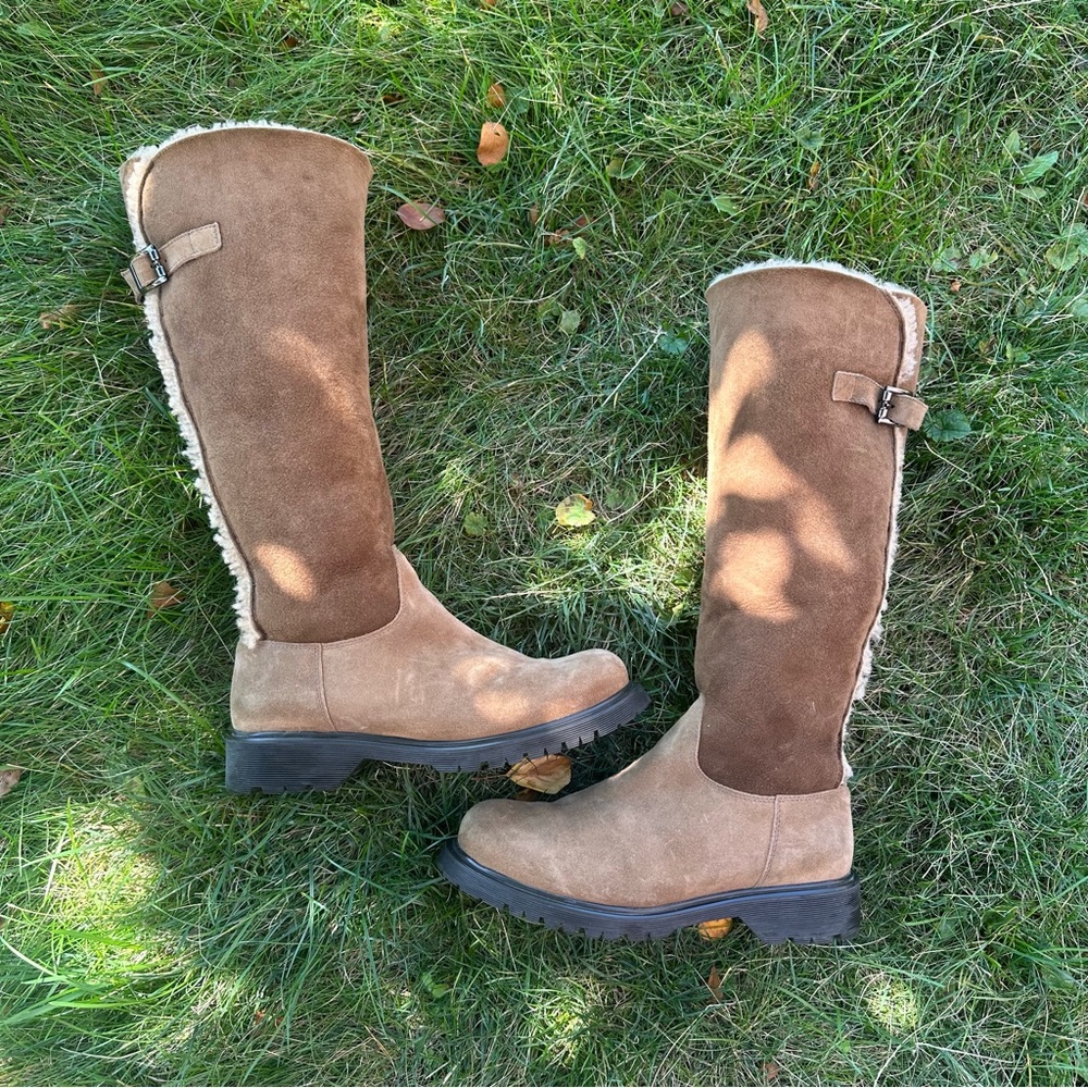 La CANADIENNE Shearling Tan Tall Boots size 8 M